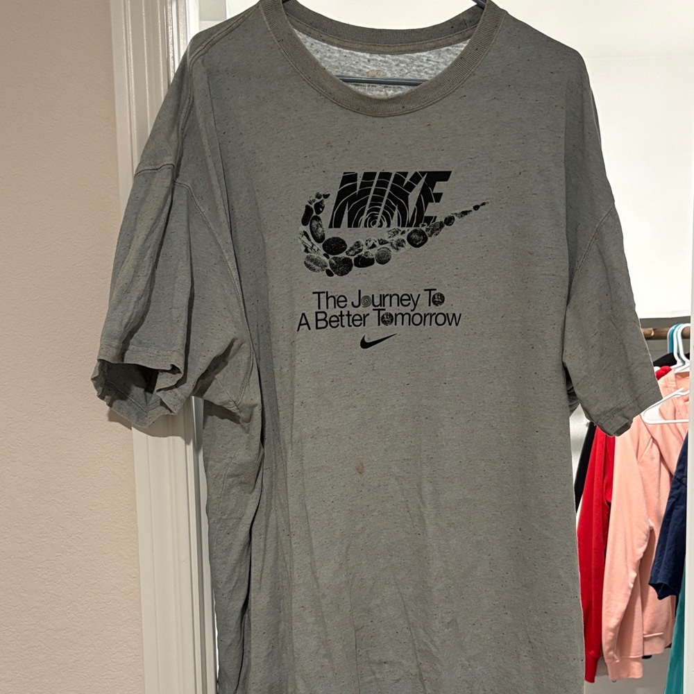 Nike Black and Gray Men's Short Sleeve Tee